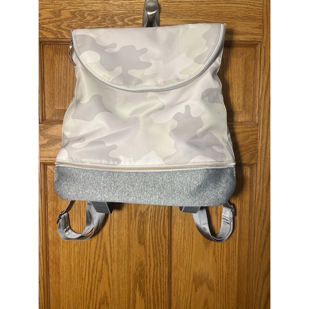 👜 Stella & Dot Camo Backpack Gray Zip Top Heathered Base Casual Style